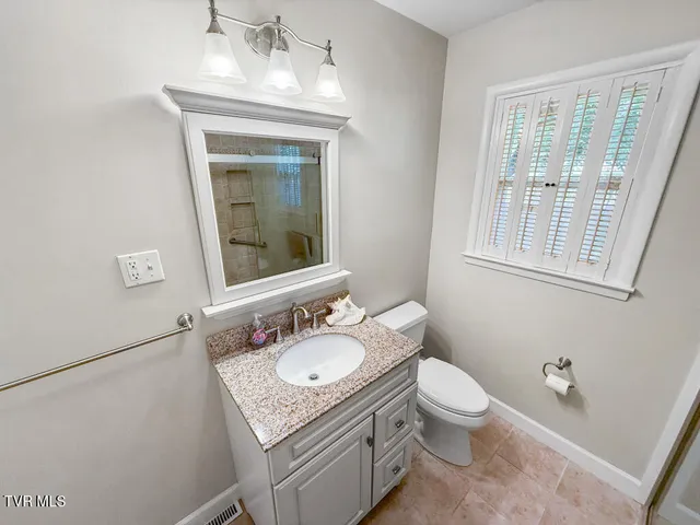 $299,500 | 446 Montview Drive Northeast, Abingdon, VA 24210