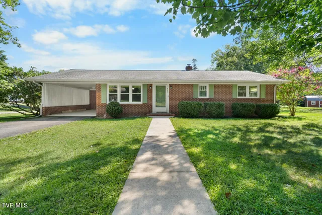 $299,500 | 446 Montview Drive Northeast, Abingdon, VA 24210