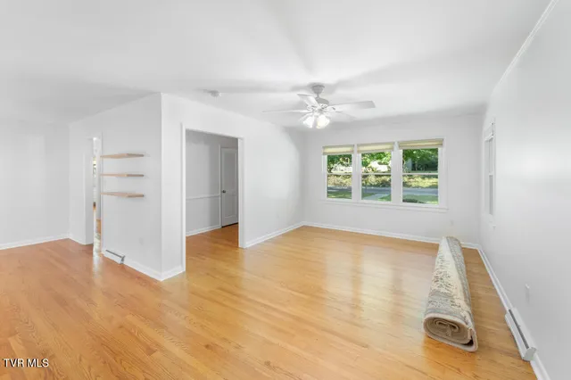 $299,500 | 446 Montview Drive Northeast, Abingdon, VA 24210