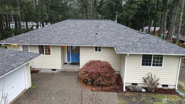 a house view with a outdoor space