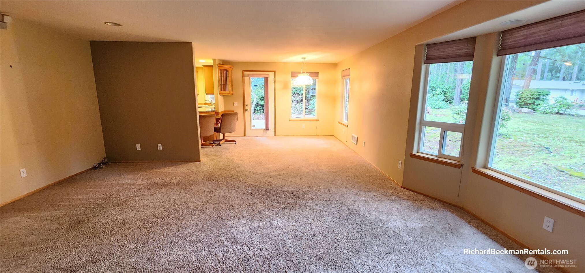 701 East Rd Of Tralee Shelton, WA 98584 - Photo 7 of 20 an empty room with windows and closet