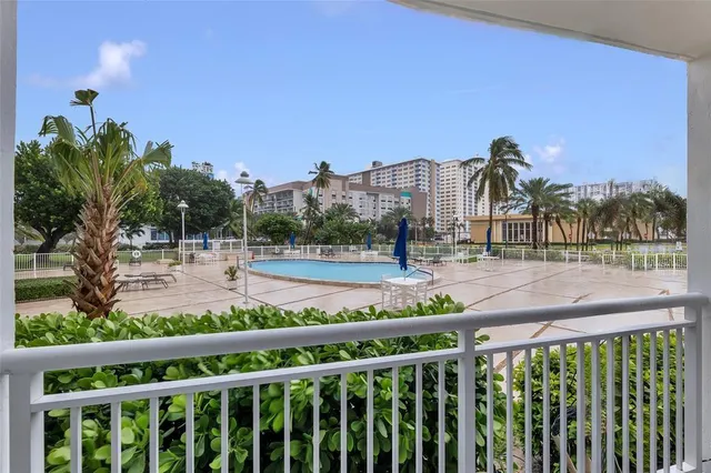 $1,950 | 201 North Ocean Boulevard, Unit 106, Pompano Beach, FL 33062