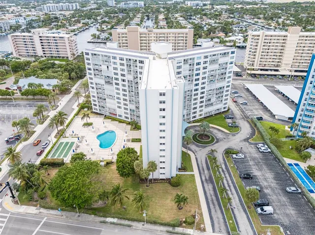 $1,950 | 201 North Ocean Boulevard, Unit 106, Pompano Beach, FL 33062