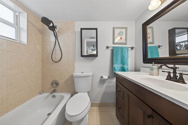 $1,950 | 201 North Ocean Boulevard, Unit 106, Pompano Beach, FL 33062