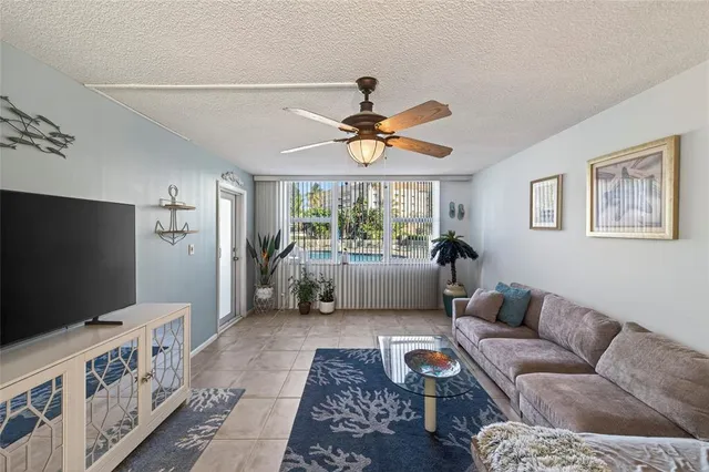 $1,950 | 201 North Ocean Boulevard, Unit 106, Pompano Beach, FL 33062