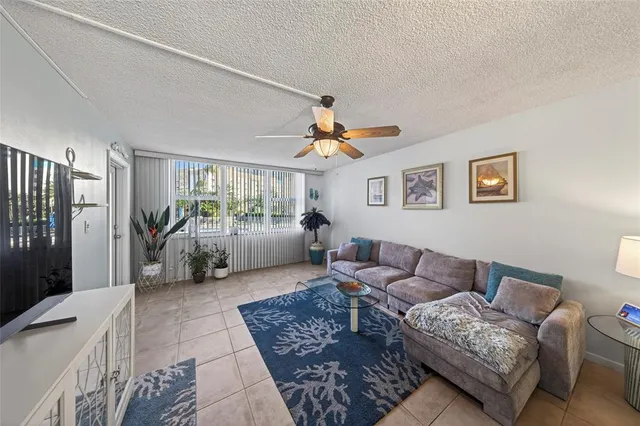 $1,950 | 201 North Ocean Boulevard, Unit 106, Pompano Beach, FL 33062