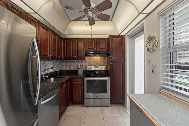 $1,950 | 201 North Ocean Boulevard, Unit 106, Pompano Beach, FL 33062