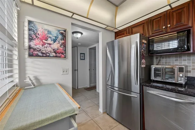 $1,950 | 201 North Ocean Boulevard, Unit 106, Pompano Beach, FL 33062