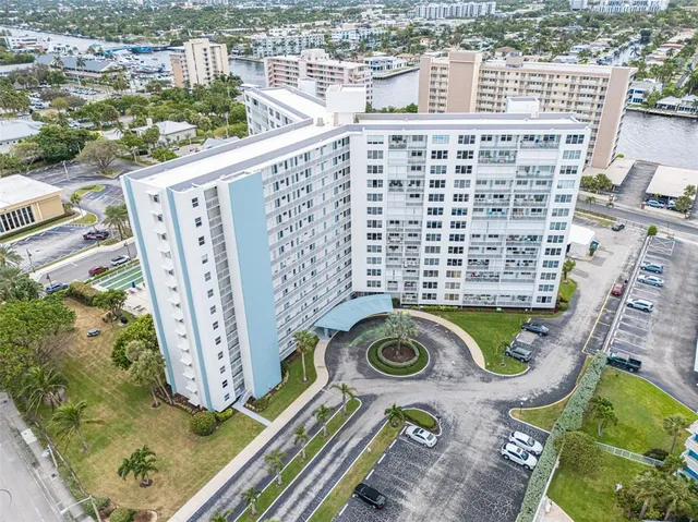 $1,950 | 201 North Ocean Boulevard, Unit 106, Pompano Beach, FL 33062