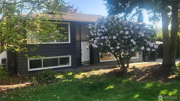 $4,750 | 4408 224th Place Southwest, Mountlake Terrace, WA 98043