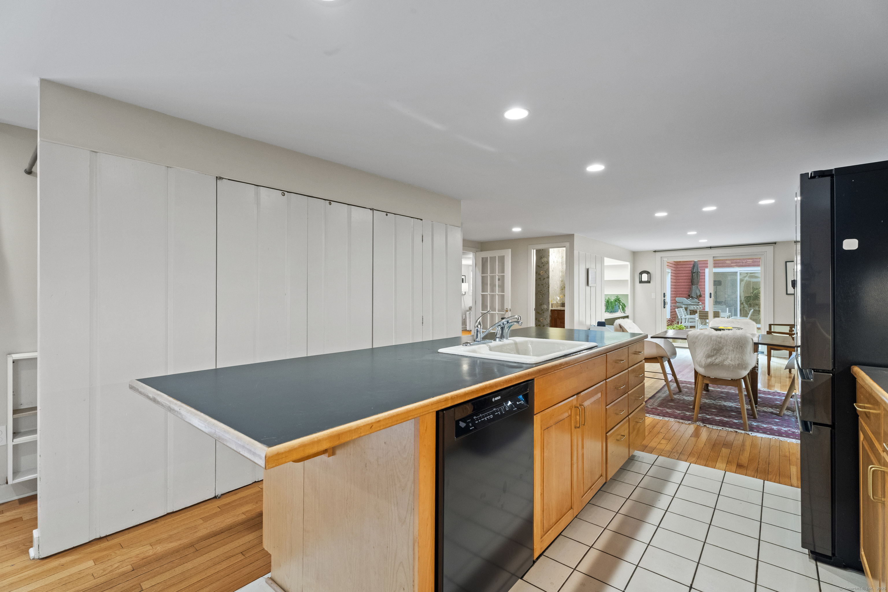 133 Blake Road Hamden, CT 06517 - Photo 18 of 40