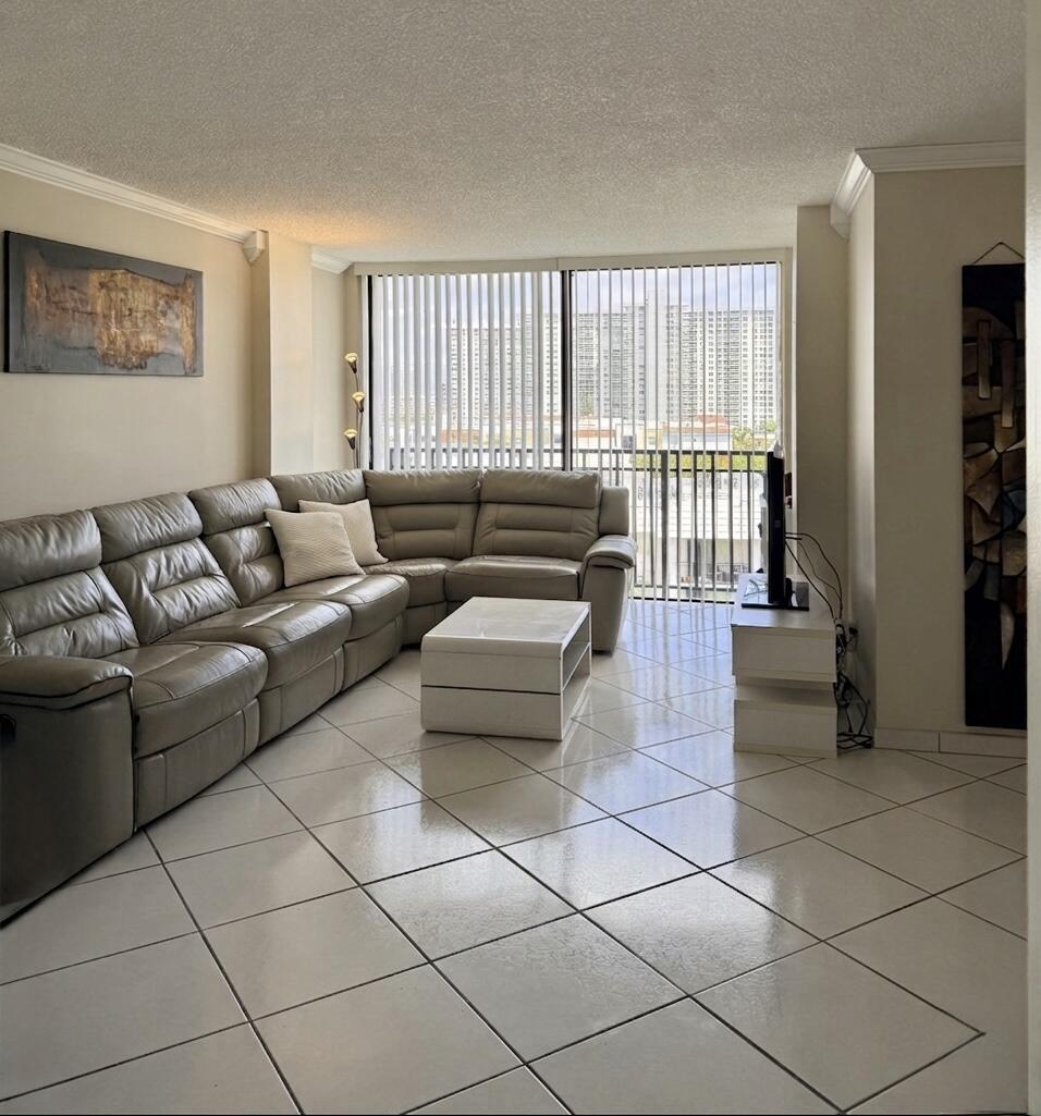 17021 North Bay Road, Unit 912 Sunny Isles Beach, FL 33160 - Photo 2 of 17 IMG_5167