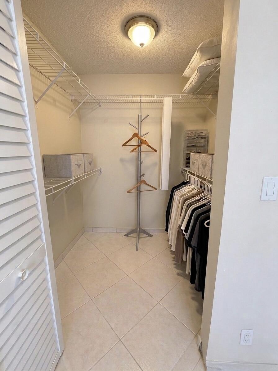 17021 North Bay Road, Unit 912 Sunny Isles Beach, FL 33160 - Photo 9 of 17 IMG_5163