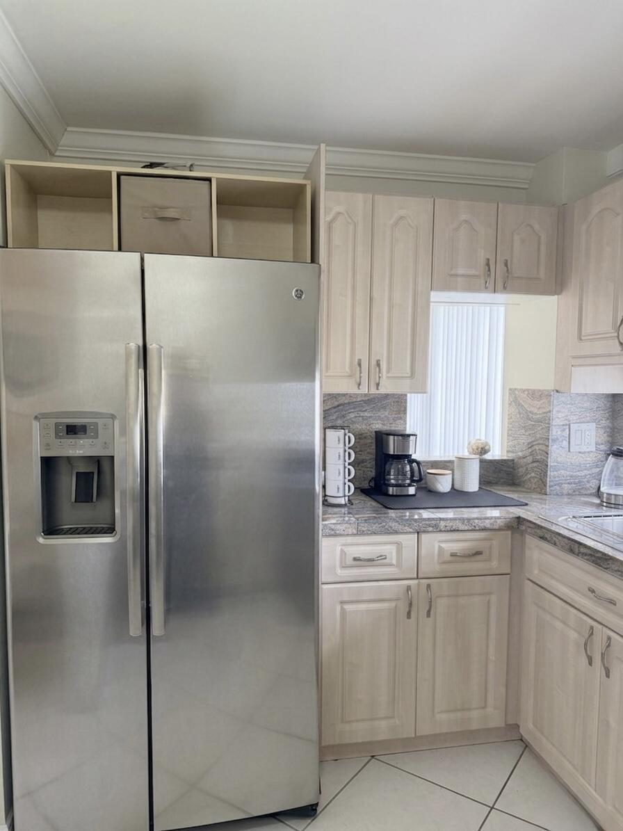 17021 North Bay Road, Unit 912 Sunny Isles Beach, FL 33160 - Photo 10 of 17 IMG_5203