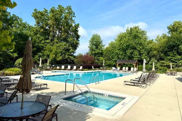 $499,900 | 1870 Hampshire Drive, Hoffman Estates, IL 60192