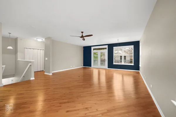 $499,900 | 1870 Hampshire Drive, Hoffman Estates, IL 60192