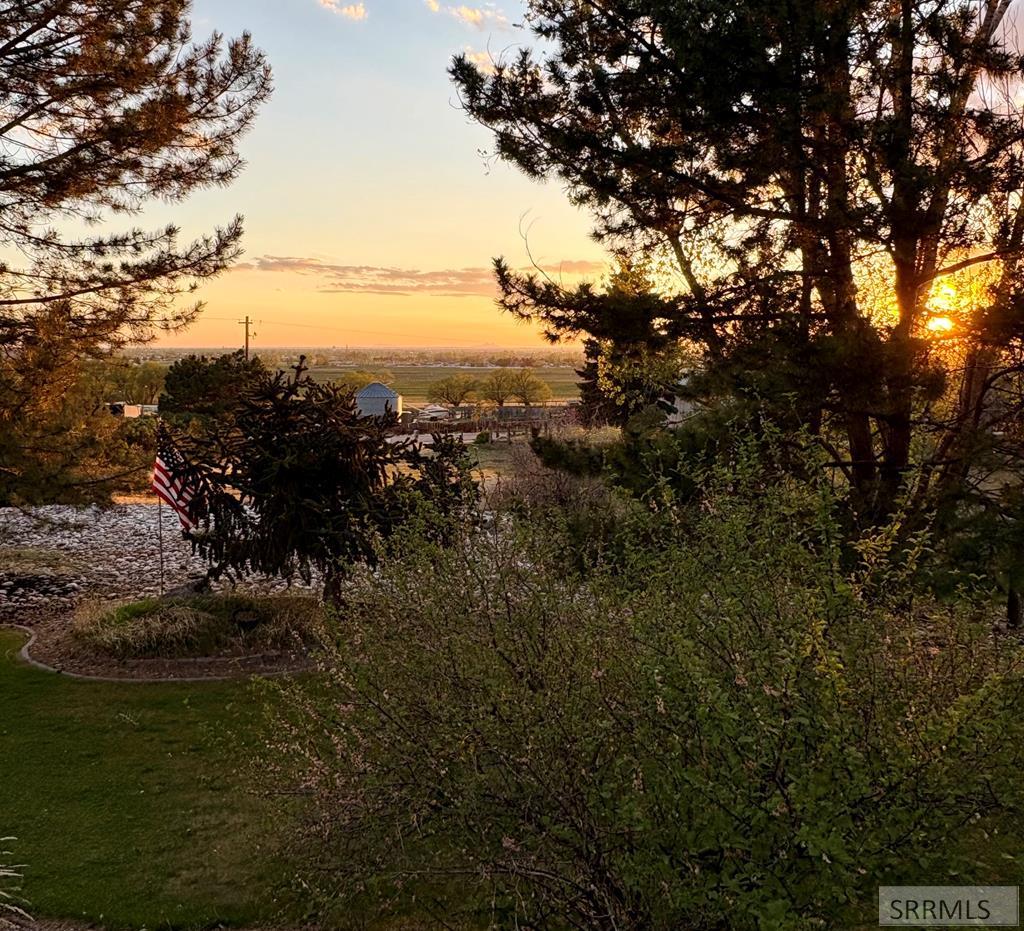 6685 East Iona Road Idaho Falls, ID 83401 - Photo 5 of 59