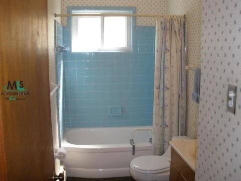 13421 Toepfer Road Warren, MI 48089 - Photo 4 of 9 180401-3.JPG