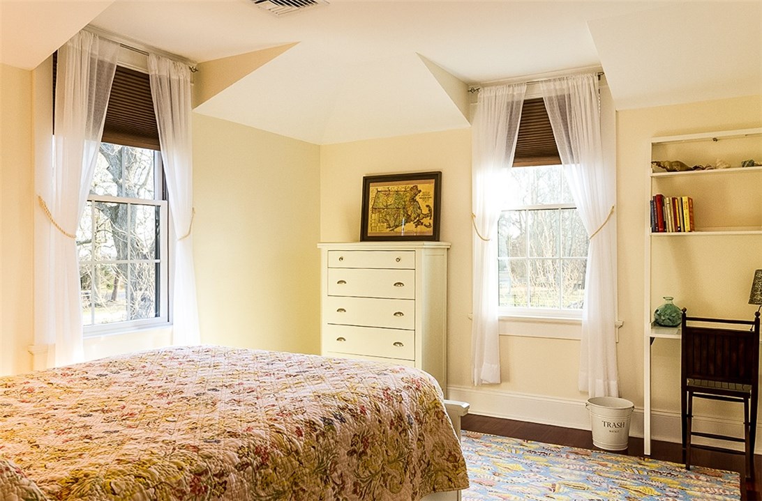 53 Sandy Point Farm Road, Unit 11 Portsmouth, RI 02871 - Photo 16 of 39