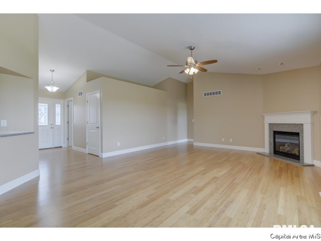 1905 Wilderness Trail Springfield, IL 62711 - Photo 4 of 29