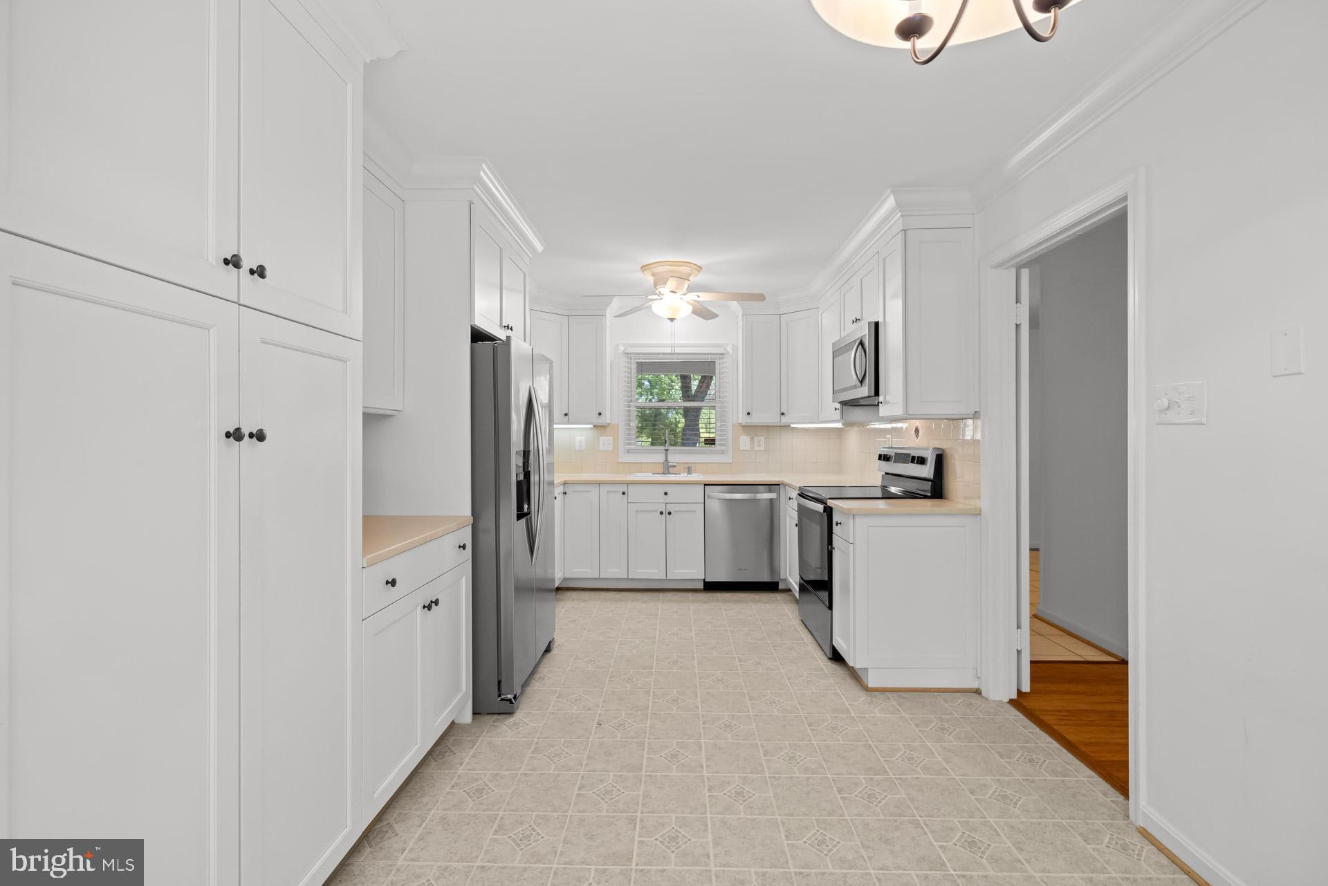 2925 Beaverwood Lane Silver Spring, MD 20906 - Photo 12 of 44 Kitchen