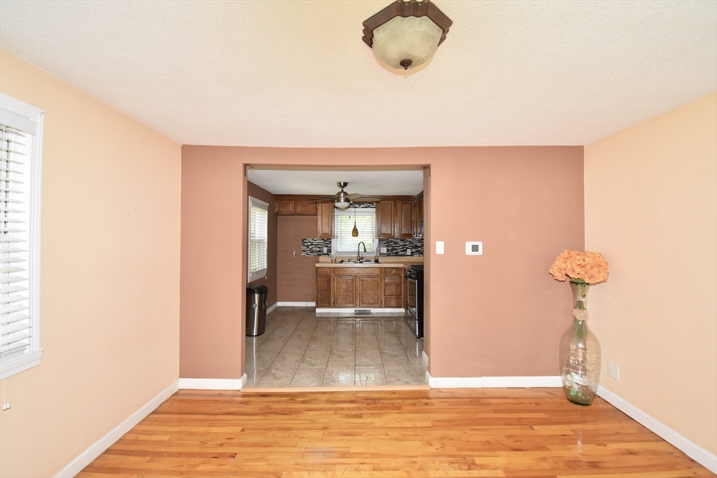 143 Stuart Street Springfield, MA 01119 - Photo 11 of 28 Gallery Image 11