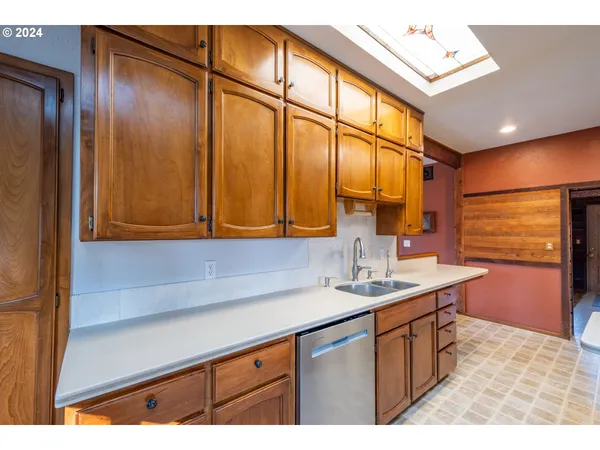 $799,000 | 42002 Cut-Off Drive, Lebanon, OR 97355
