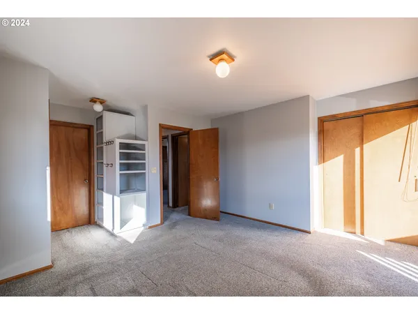 $799,000 | 42002 Cut-Off Drive, Lebanon, OR 97355