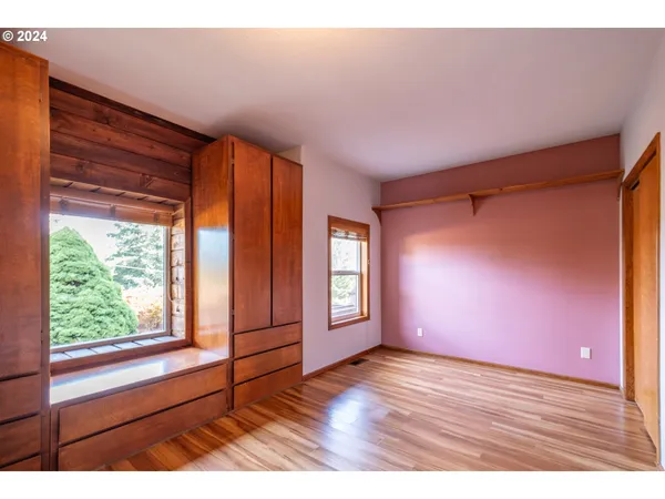$799,000 | 42002 Cut-Off Drive, Lebanon, OR 97355