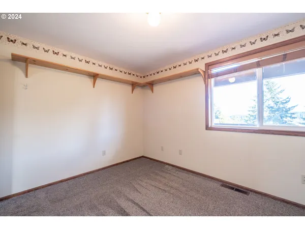 $799,000 | 42002 Cut-Off Drive, Lebanon, OR 97355