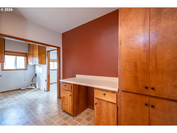 $799,000 | 42002 Cut-Off Drive, Lebanon, OR 97355