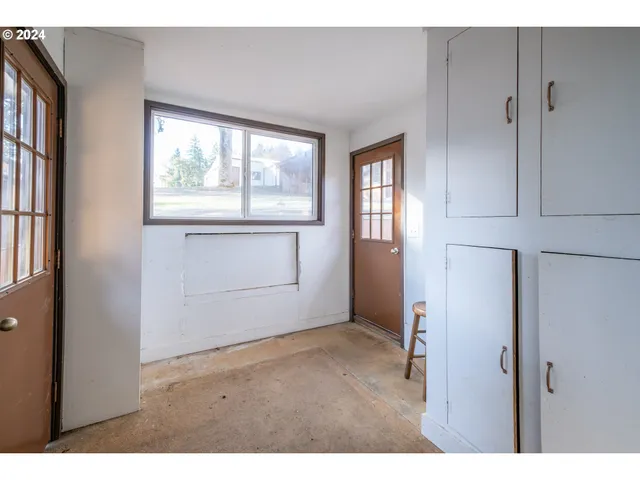 $825,000 | 42002 Cut-Off Drive, Lebanon, OR 97355