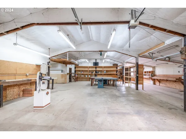 $799,000 | 42002 Cut-Off Drive, Lebanon, OR 97355