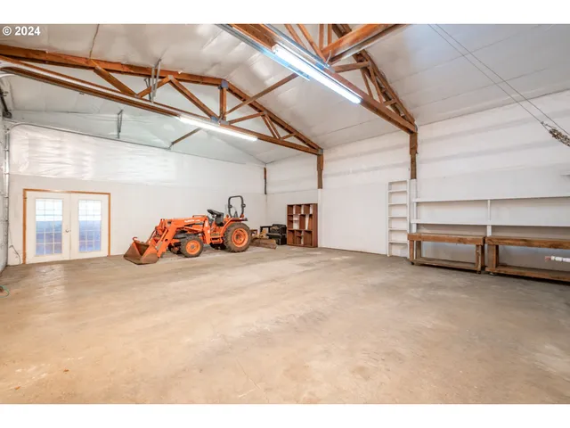 $825,000 | 42002 Cut-Off Drive, Lebanon, OR 97355