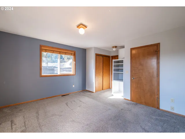 $825,000 | 42002 Cut-Off Drive, Lebanon, OR 97355