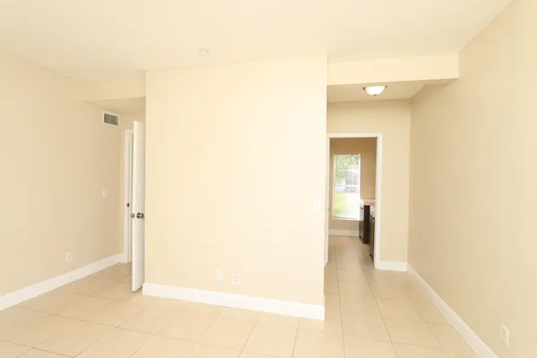 $2,600 | 4916 Silver Oak Drive, Fort Pierce, FL 34982