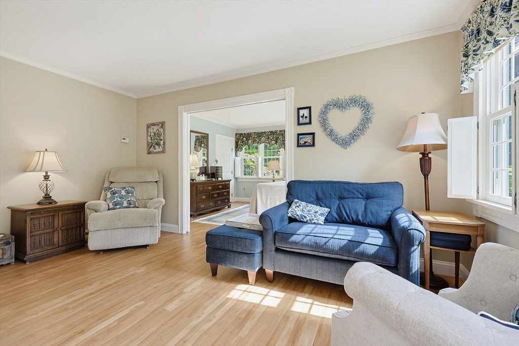 110 Chipper Hill Road Northbridge, MA 01534 - Photo 3 of 40