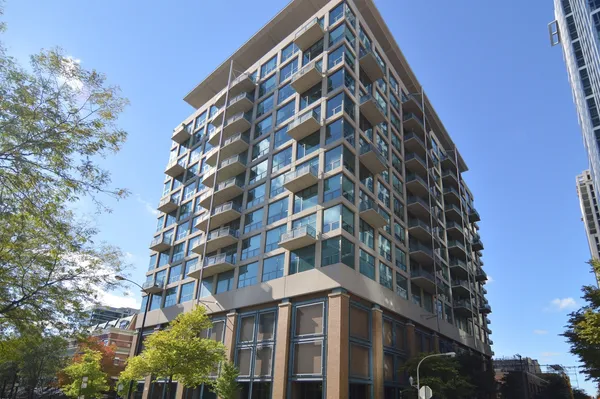 $489,900 | 125 East 13th Street, Unit 613, Chicago, IL 60605