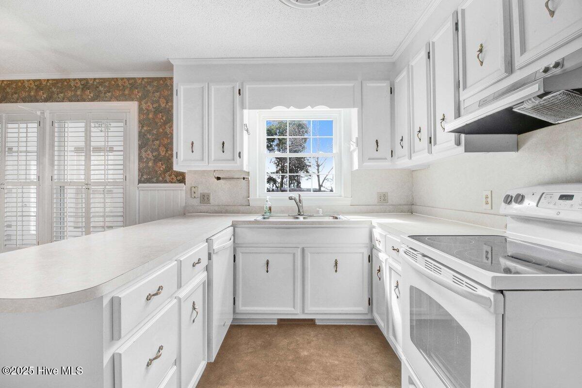 821 Oberry Road Dudley, NC 28333 - Photo 22 of 29 Kitchen