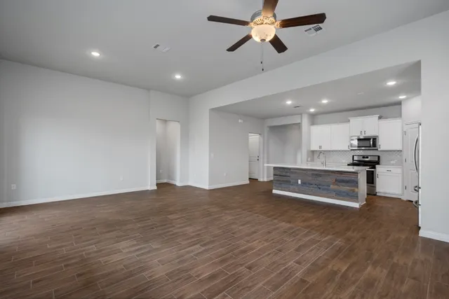 $2,350 | 8301 Turnberry Lane, Austin, TX 78744