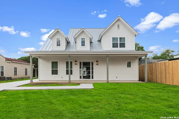 $3,800 | 158 South Academy Avenue, New Braunfels, TX 78130