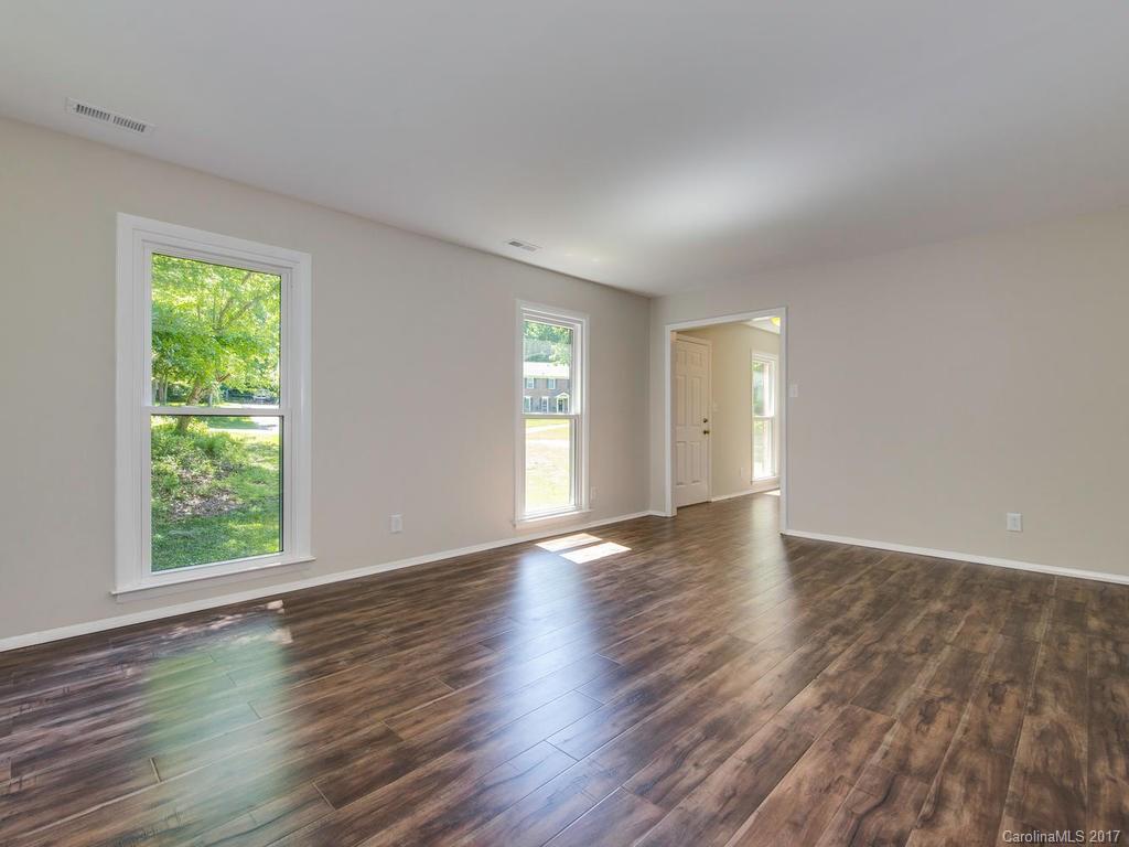 309 Neill Ridge Road Matthews, NC 28105 - Photo 4 of 24