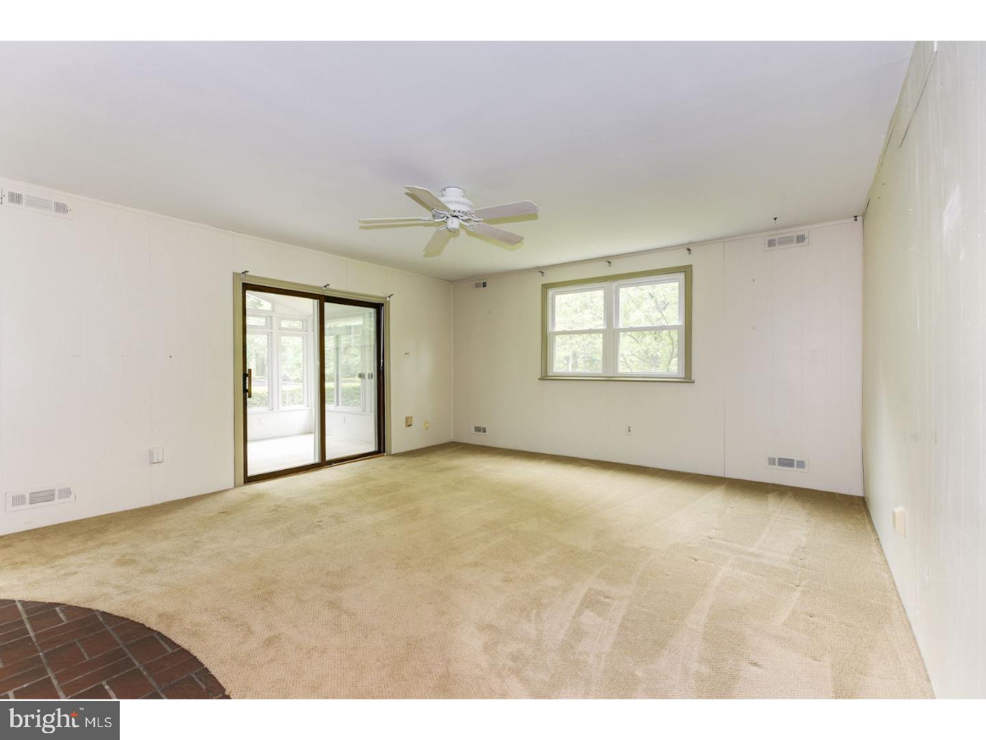 369 Holly Road Marlton, NJ 08053 - Photo 9 of 25 Family Room