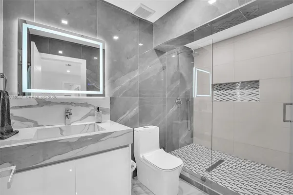 $1,699,000 | 8820 Southwest 182nd Terrace, Palmetto Bay, FL 33157