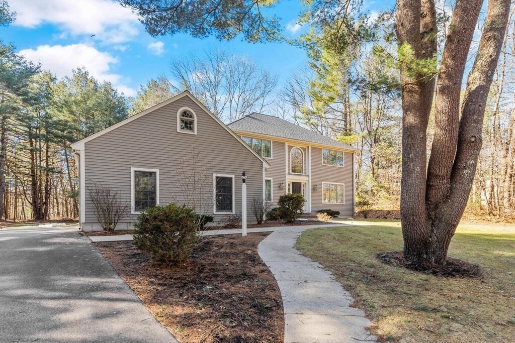 11 Merrills Way Rowley, MA 01969 - Photo 9 of 38 Gallery Image 9