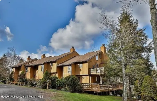 $419,000 | 72 Hunter Drive, Unit L7, Hunter, NY 12442