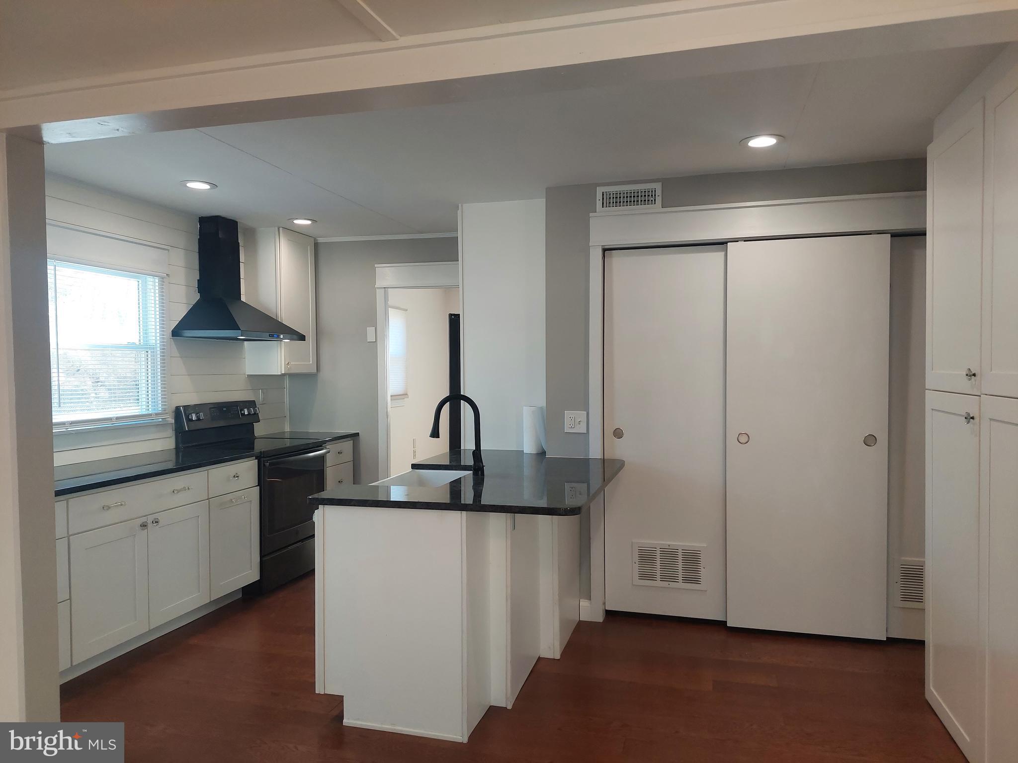 113 Manor Road Paoli, PA 19301 - Photo 6 of 21