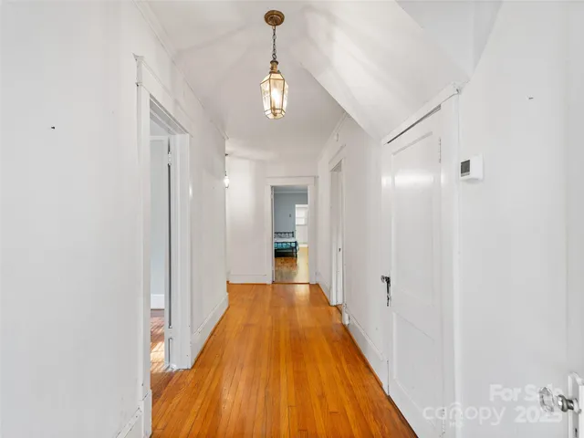 $249,111 | 147 Walnut Avenue, Spruce Pine, NC 28777