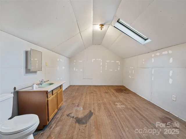 $249,111 | 147 Walnut Avenue, Spruce Pine, NC 28777