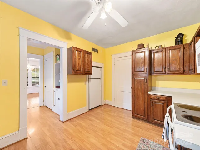 $249,111 | 147 Walnut Avenue, Spruce Pine, NC 28777